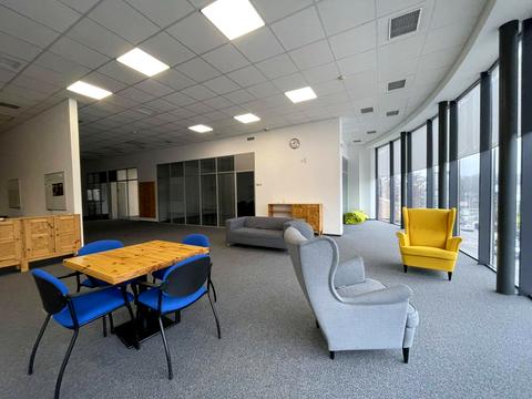 комерційна за адресою Бродівська вул., 14