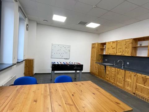 комерційна за адресою Бродівська вул., 14