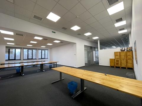 комерційна за адресою Бродівська вул., 14