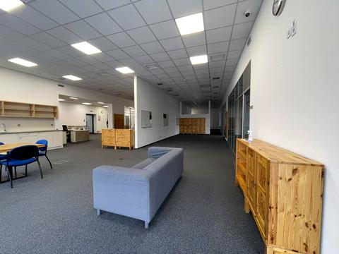 комерційна за адресою Бродівська вул., 14