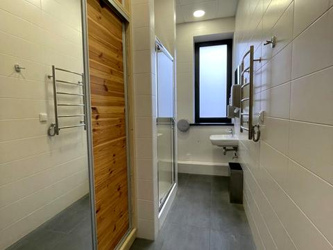 комерційна за адресою Бродівська вул., 14