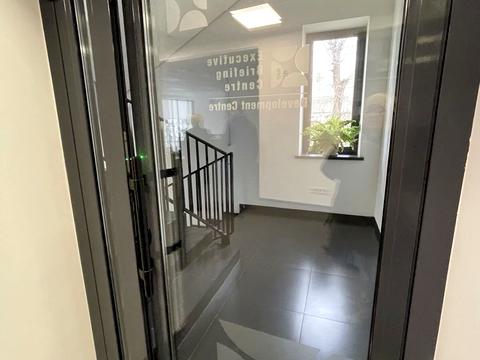 комерційна за адресою Бродівська вул., 14