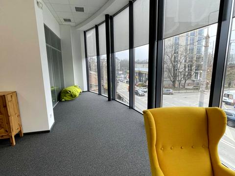 комерційна за адресою Бродівська вул., 14