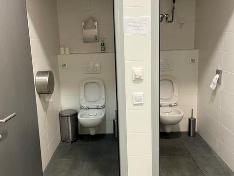 комерційна за адресою Бродівська вул., 14