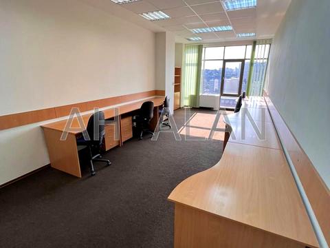 комерційна за адресою Шовковична вул., 42/44