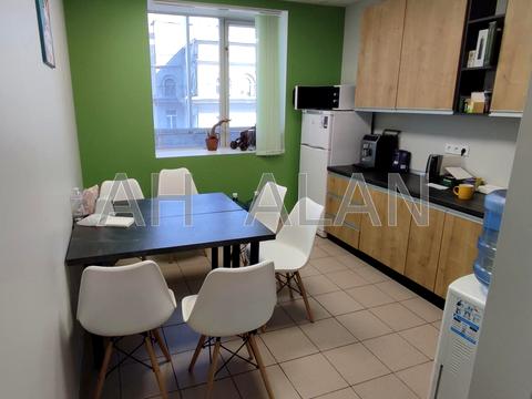 комерційна за адресою Шовковична вул., 42/44