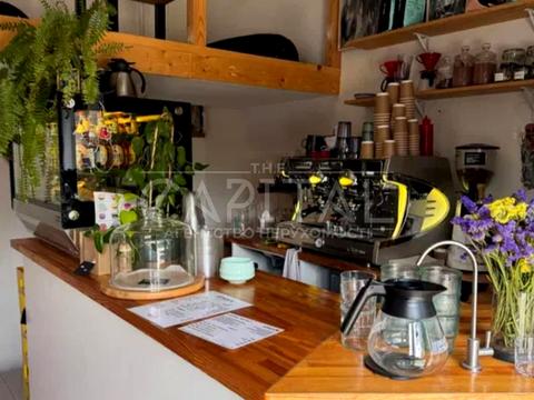 комерційна за адресою Кирилівська вул. (Фрунзе), 34-38