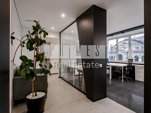 комерційна за адресою Володимирський узвіз, 51/53