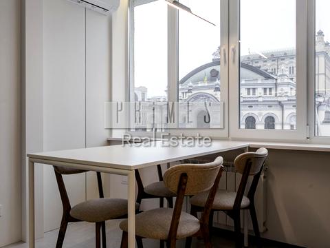 комерційна за адресою Володимирський узвіз, 51/53