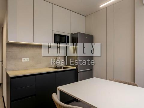 комерційна за адресою Володимирський узвіз, 51/53