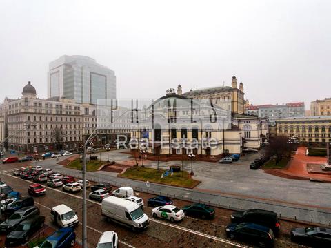 комерційна за адресою Володимирський узвіз, 51/53