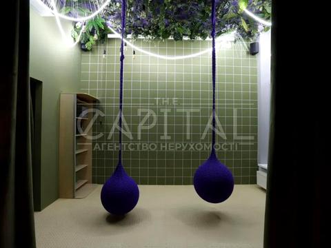 комерційна за адресою Регенераторна вул., 4 к1-3