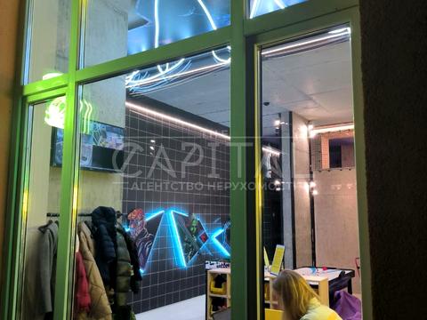 комерційна за адресою Регенераторна вул., 4 к1-3