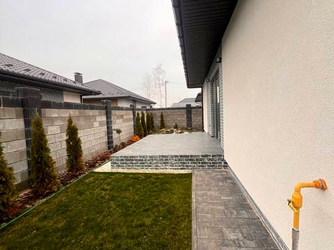 будинок за адресою Успішна, 47