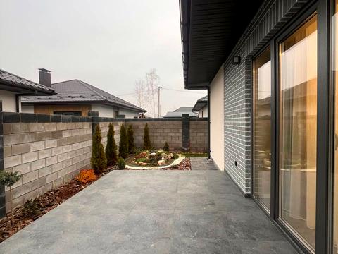 будинок за адресою Успішна, 47