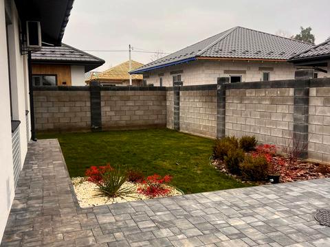 будинок за адресою Успішна, 47