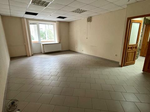 комерційна за адресою Князя Острозького вул., 42