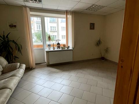 комерційна за адресою Князя Острозького вул., 42