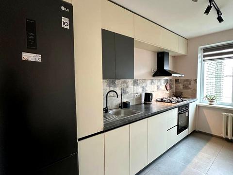 квартира за адресою Євгена Патона вул., 9