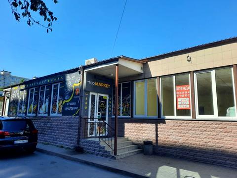 комерційна за адресою Святошинська вул., 40