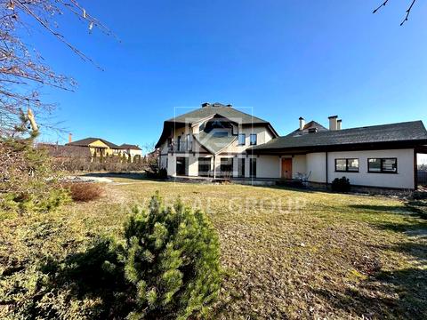 будинок за адресою Миру