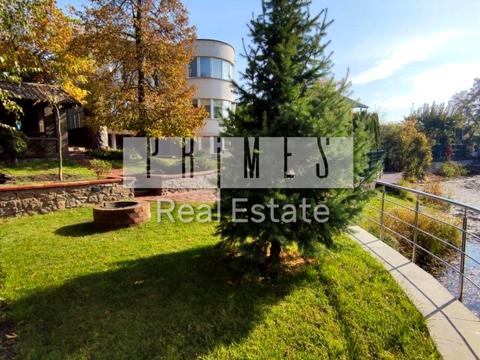 будинок за адресою 99-та Садова вул., 1