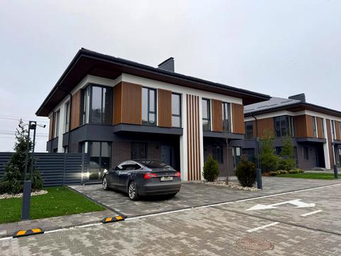 будинок за адресою Харківська вул., 1