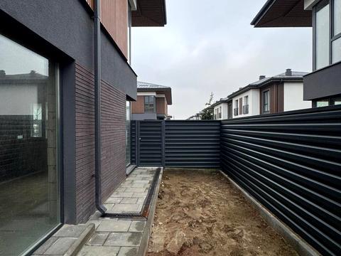 будинок за адресою Харківська вул., 1