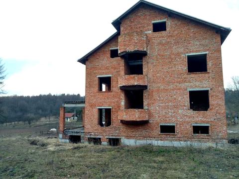 дом по адресу Центральна