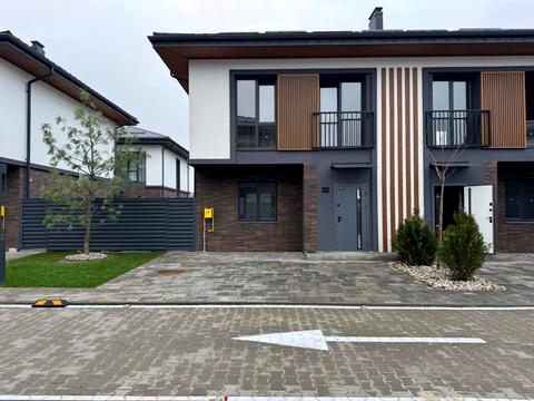 будинок за адресою Харківська вул., 1