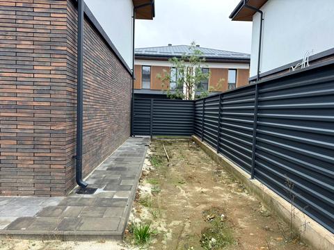 будинок за адресою Харківська вул., 1