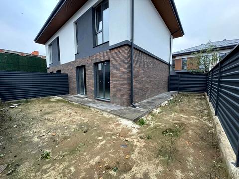 будинок за адресою Харківська вул., 1