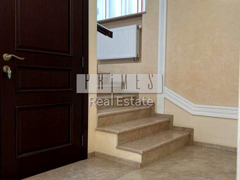 комерційна за адресою Воздвиженська вул., 20