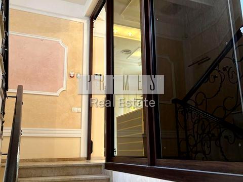 комерційна за адресою Воздвиженська вул., 20