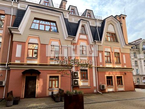 комерційна за адресою Воздвиженська вул., 20