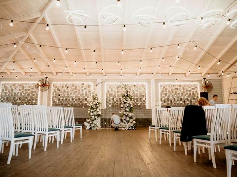 комерційна за адресою Соборна вул., 1-Л