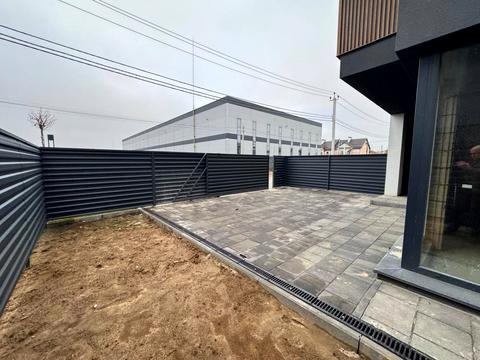 будинок за адресою Харківська вул., 1