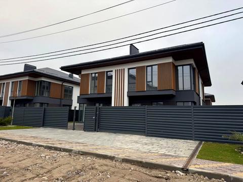 будинок за адресою Харківська вул., 1