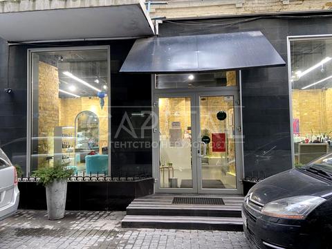 комерційна за адресою Велика Васильківська вул. (Червоноармійська), 18