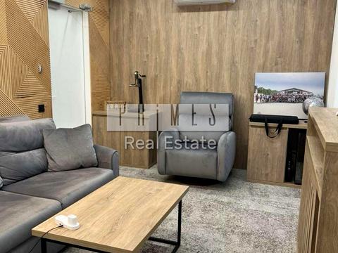 комерційна за адресою Михайла Грушевського вул., 9