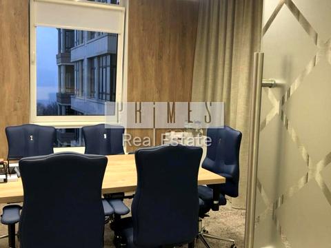 комерційна за адресою Михайла Грушевського вул., 9