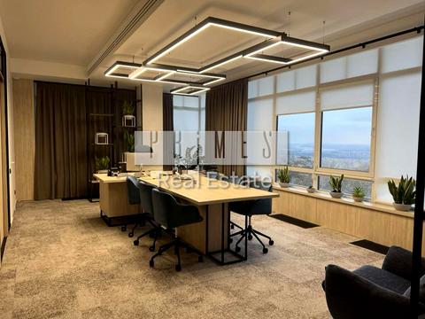 комерційна за адресою Михайла Грушевського вул., 9