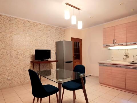 квартира за адресою Воскресенська вул., 12-Б