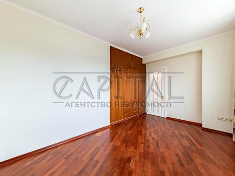 комерційна за адресою Ломаківська вул. (Мічуріна), 2