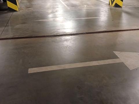 паркомісце за адресою Лейпцизька вул., 13а