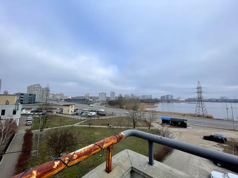 комерційна за адресою Ревуцького вул., 42-А