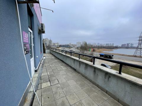 комерційна за адресою Ревуцького вул., 42-А