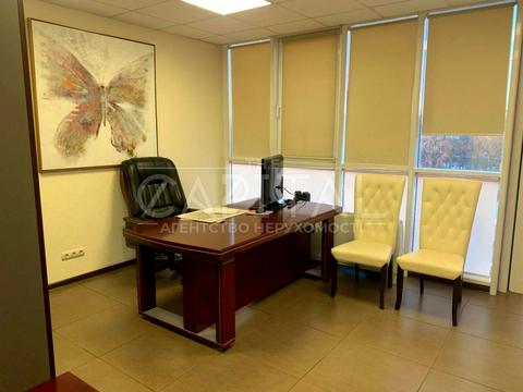 комерційна за адресою Гоголівська вул., 132