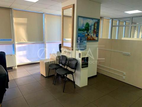 комерційна за адресою Гоголівська вул., 132