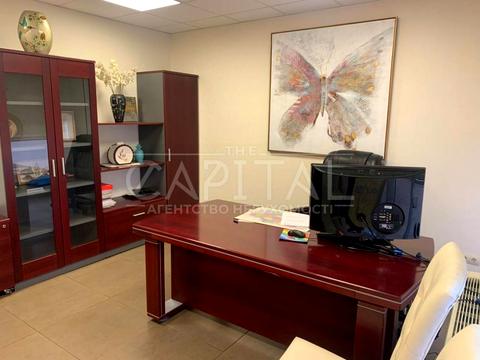 комерційна за адресою Гоголівська вул., 132